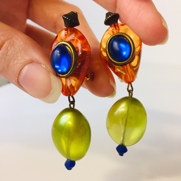 Vintage Statement Beaded Plastic Clip On Earrings - Picture 3 of 8